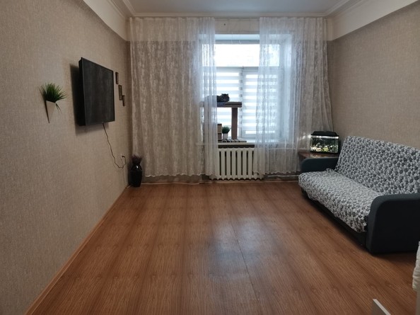 
   Продам 2-комнатную, 56.5 м², Сибиряков-Гвардейцев ул, 11

. Фото 3.
