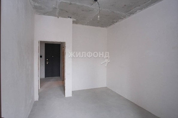 
   Продам 2-комнатную, 46 м², Красный пр-кт, 220

. Фото 3.