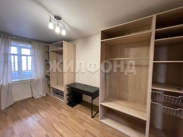 
   Продам 2-комнатную, 49.8 м², Толбухина ул, 21

. Фото 11.