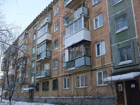 
   Продам 3-комнатную, 58.9 м², Объединения ул, 76

. Фото 4.