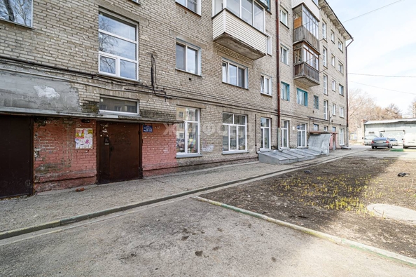 
   Продам 1-комнатную, 29.6 м², Петухова ул, 20

. Фото 2.