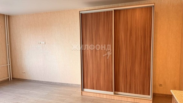 
   Продам 1-комнатную, 32.5 м², Дмитрия Шмонина ул, 1

. Фото 3.