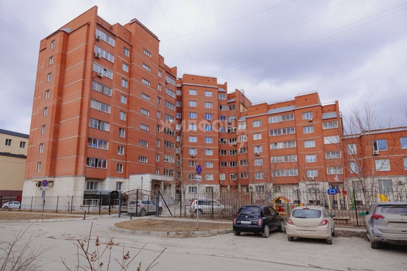 
   Продам 3-комнатную, 107.6 м², Ельцовская ул, 2/3

. Фото 3.