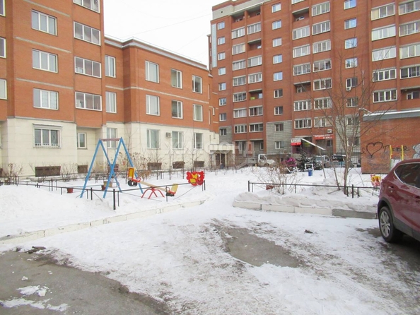 
   Продам 3-комнатную, 107.6 м², Ельцовская ул, 2/3

. Фото 2.