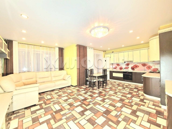 
   Продам 3-комнатную, 100.5 м², Бориса Богаткова ул, 253/4

. Фото 3.