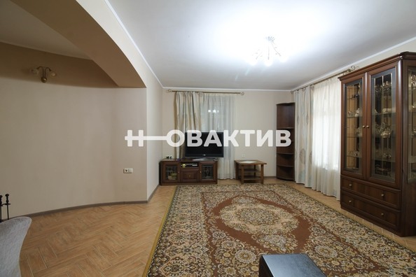 
   Продам дом, 208.5 м², Новосибирск

. Фото 5.