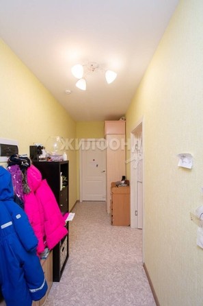 
   Продам 2-комнатную, 54.5 м², Краснообск, 230

. Фото 17.