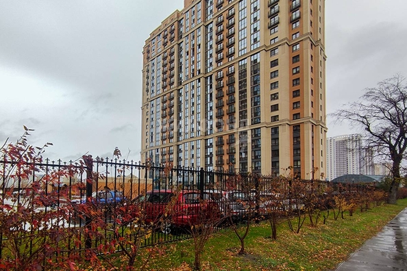 
   Продам 2-комнатную, 53 м², Николая Островского ул, 60

. Фото 50.