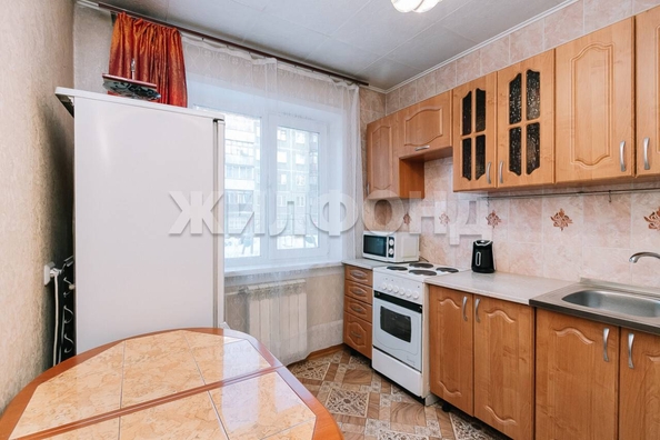 
   Продам 3-комнатную, 58.4 м², Есенина ул, 47

. Фото 1.