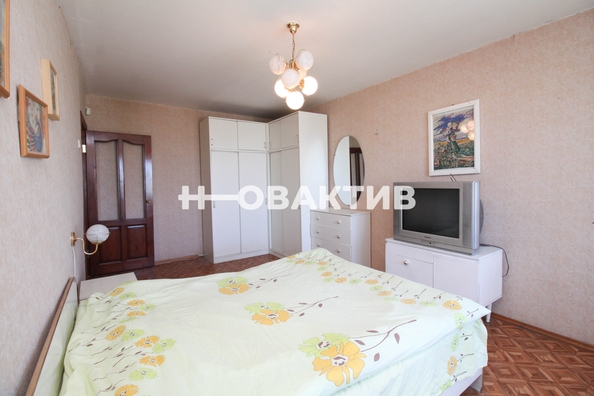 
   Продам 3-комнатную, 76.7 м², Громова ул, 7

. Фото 4.