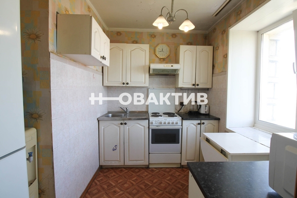 
   Продам 3-комнатную, 76.7 м², Громова ул, 7

. Фото 12.