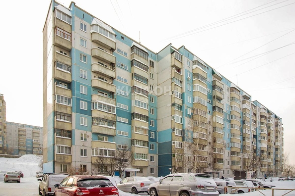 
   Продам 4-комнатную, 80.2 м², В. Высоцкого ул, 5

. Фото 6.