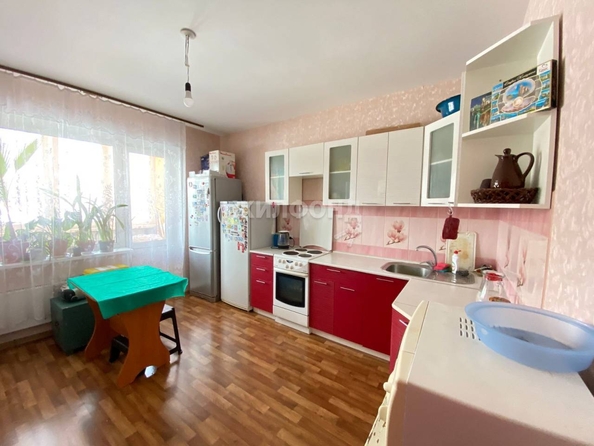 
   Продам 3-комнатную, 73.3 м², Приморская ул, 10/1

. Фото 2.