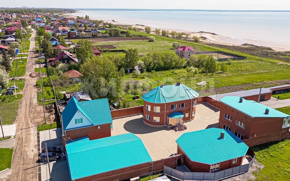 
   Продам дом, 745 м², Ленинское село

. Фото 2.