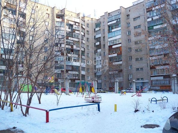 
   Продам 2-комнатную, 48.5 м², Сибирская ул, 49

. Фото 2.