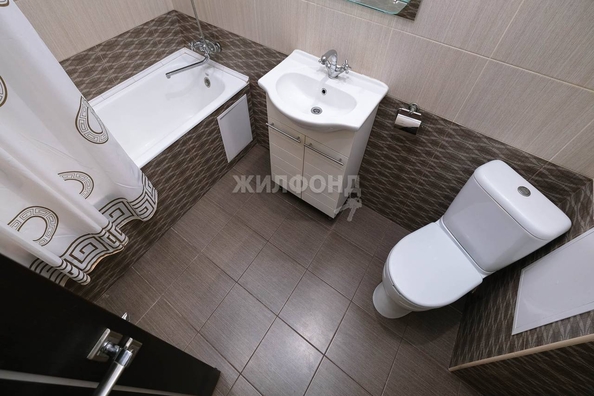 
   Продам 2-комнатную, 57.3 м², 7-й микрорайон, 19

. Фото 18.