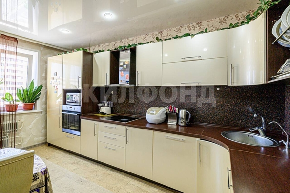 
   Продам 3-комнатную, 77 м², Виктора Уса ул, 3

. Фото 17.