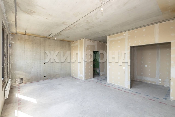 
   Продам 3-комнатную, 166 м², 3-й микрорайон, 1

. Фото 5.