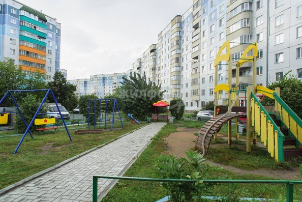 
   Продам 3-комнатную, 61.3 м², Лазурная ул, 14

. Фото 3.