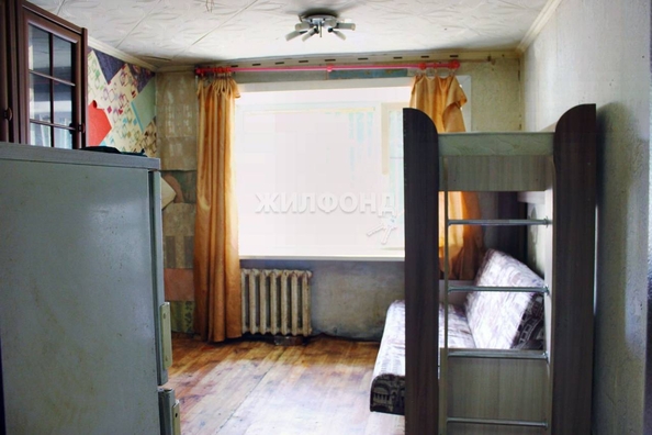 
   Продам комнату, 13 м², Красный пр-кт, 163/1

. Фото 1.