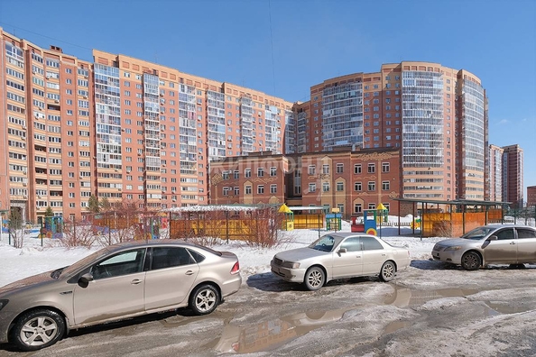 
   Продам 3-комнатную, 90.6 м², Стартовая ул, 1

. Фото 63.