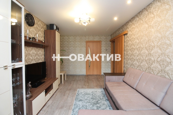 
   Продам 3-комнатную, 59.9 м², Петухова ул, 146

. Фото 5.