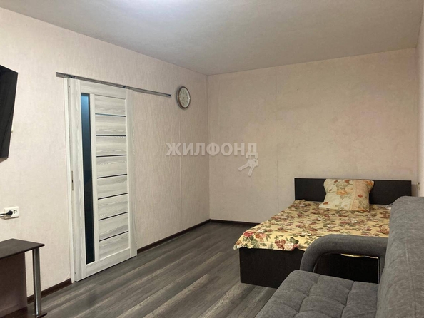 
   Продам 2-комнатную, 43 м², Петухова ул, 132

. Фото 2.