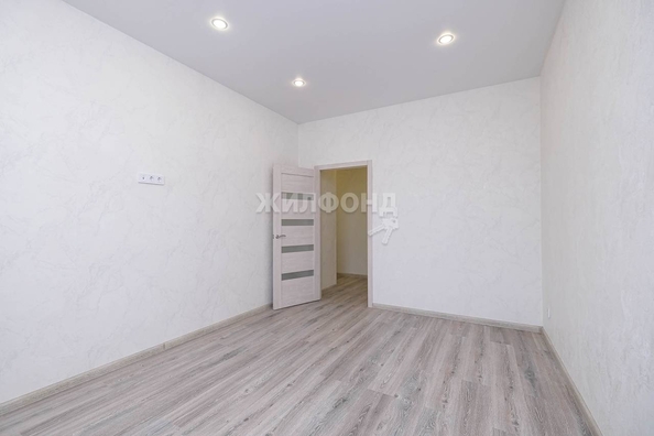 
   Продам 2-комнатную, 56.1 м², Сибиряков-Гвардейцев ул, 36

. Фото 3.