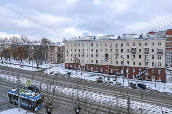 
   Продам 2-комнатную, 56.1 м², Сибиряков-Гвардейцев ул, 36

. Фото 15.