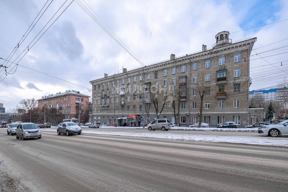 
   Продам 2-комнатную, 56.1 м², Сибиряков-Гвардейцев ул, 36

. Фото 23.