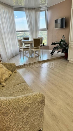 
   Продам 2-комнатную, 72 м², Вилюйская ул, 9

. Фото 2.