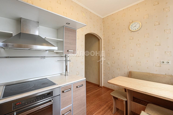 
   Продам 3-комнатную, 65.4 м², Ленина ул, 20

. Фото 4.