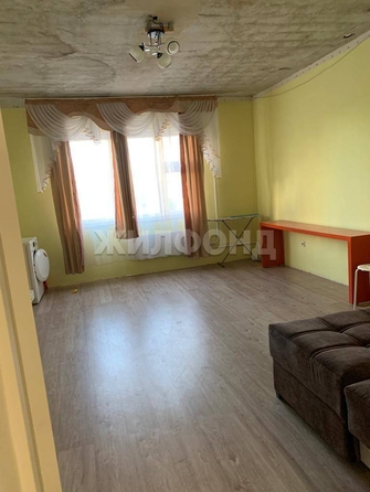 
   Продам 4-комнатную, 129.7 м², Виктора Уса ул, 7/1

. Фото 2.