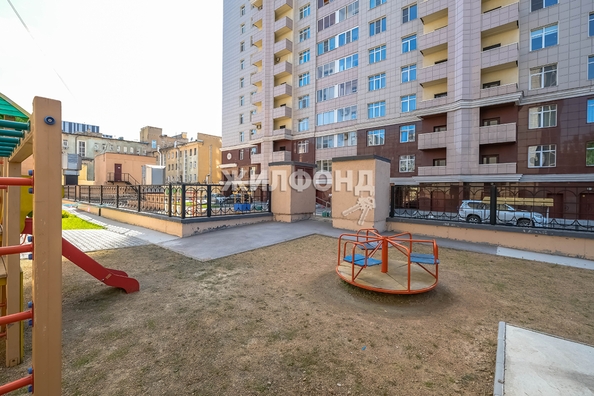 
   Продам 4-комнатную, 143 м², Романова ул, 25

. Фото 17.