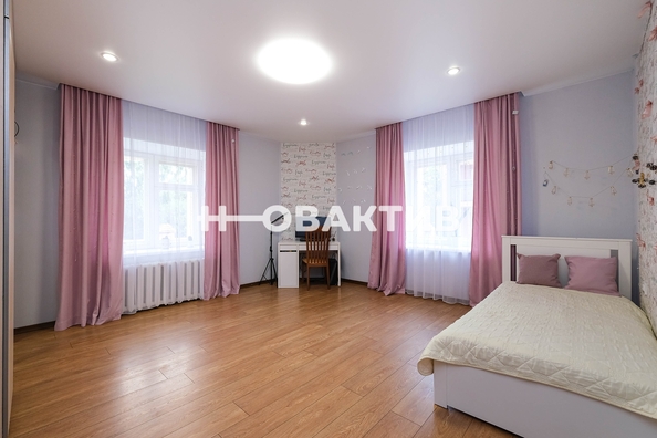 
   Продам таунхаус, 307.1 м², Новосибирск

. Фото 18.