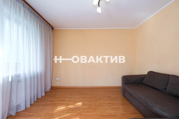 
   Продам 2-комнатную, 44 м², Красный пр-кт, 81/1

. Фото 4.