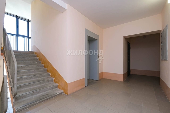 
   Продам 2-комнатную, 60.6 м², Героев Революции ул, 23/1

. Фото 23.