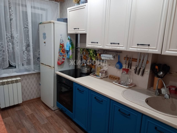 
   Продам 3-комнатную, 62.7 м², Объединения ул, 96/1

. Фото 1.