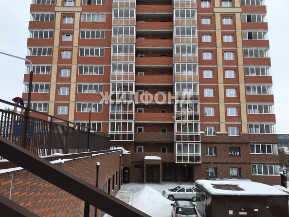 
   Продам 1-комнатную, 38.3 м², Героев Революции ул, 72

. Фото 3.