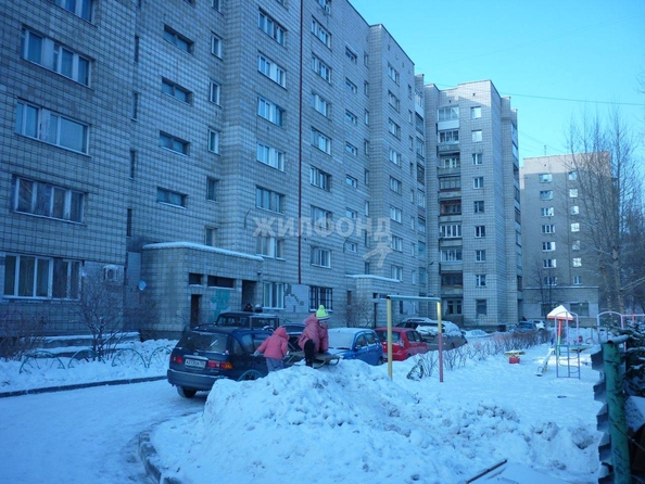 
   Продам 1-комнатную, 35.1 м², Сибиряков-Гвардейцев ул, 57

. Фото 12.