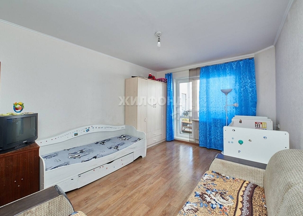 
   Продам 1-комнатную, 37.1 м², Гребенщикова ул, 7/1

. Фото 2.