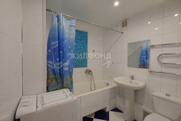 
   Продам 2-комнатную, 42 м², Семьи Шамшиных ул, 37а

. Фото 9.