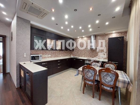 
   Продам 3-комнатную, 117.4 м², Щетинкина ул, 49

. Фото 3.