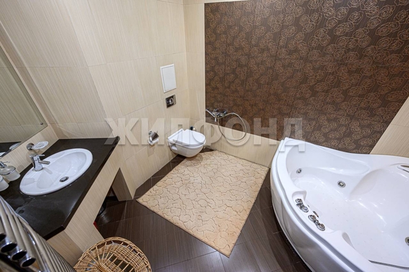 
   Продам 3-комнатную, 117.4 м², Щетинкина ул, 49

. Фото 21.