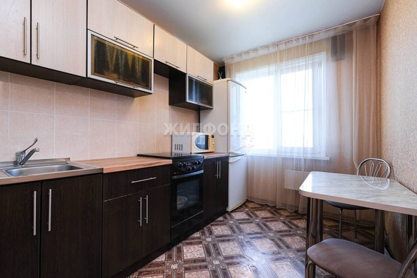 
   Продам 3-комнатную, 62.5 м², Ленинградская ул, 182

. Фото 1.