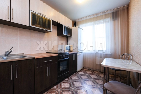 
  Продается 3-комн. квартира, 62.5 м², Ленинградская ул, д. 182
. Фото 1.