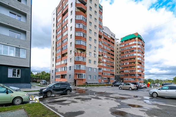 
   Продам 2-комнатную, 68.9 м², Герцена ул, 1/1

. Фото 3.