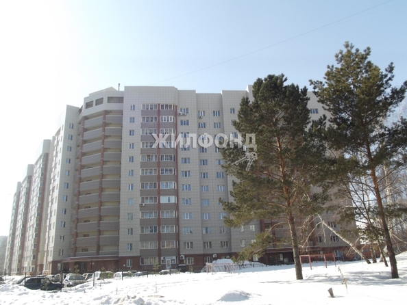 
   Продам 3-комнатную, 104.7 м², 2-й (4 мкр.) кв-л, 233

. Фото 4.