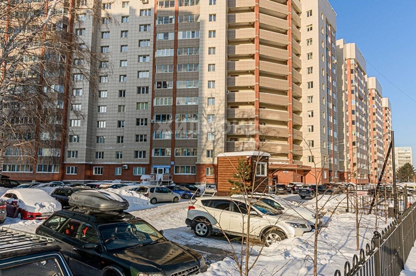 
   Продам 3-комнатную, 104.7 м², 2-й (4 мкр.) кв-л, 233

. Фото 16.