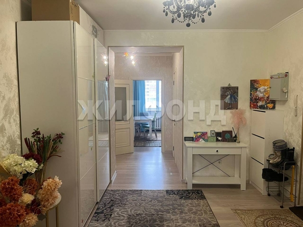 
   Продам 3-комнатную, 104.7 м², 2-й (4 мкр.) кв-л, 233

. Фото 7.